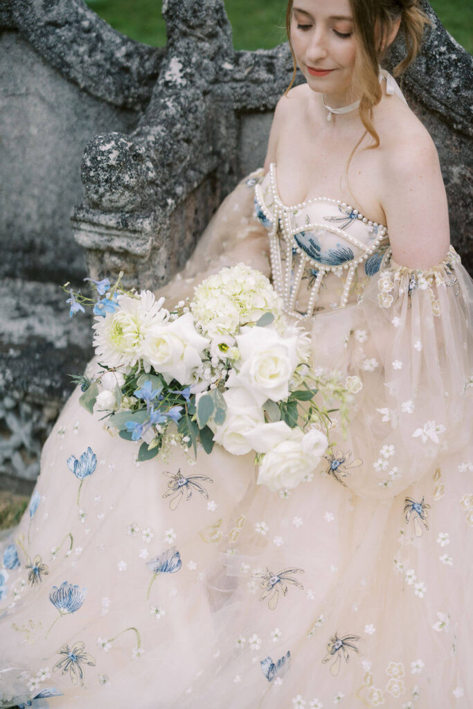 Bridal portrait with bouquet