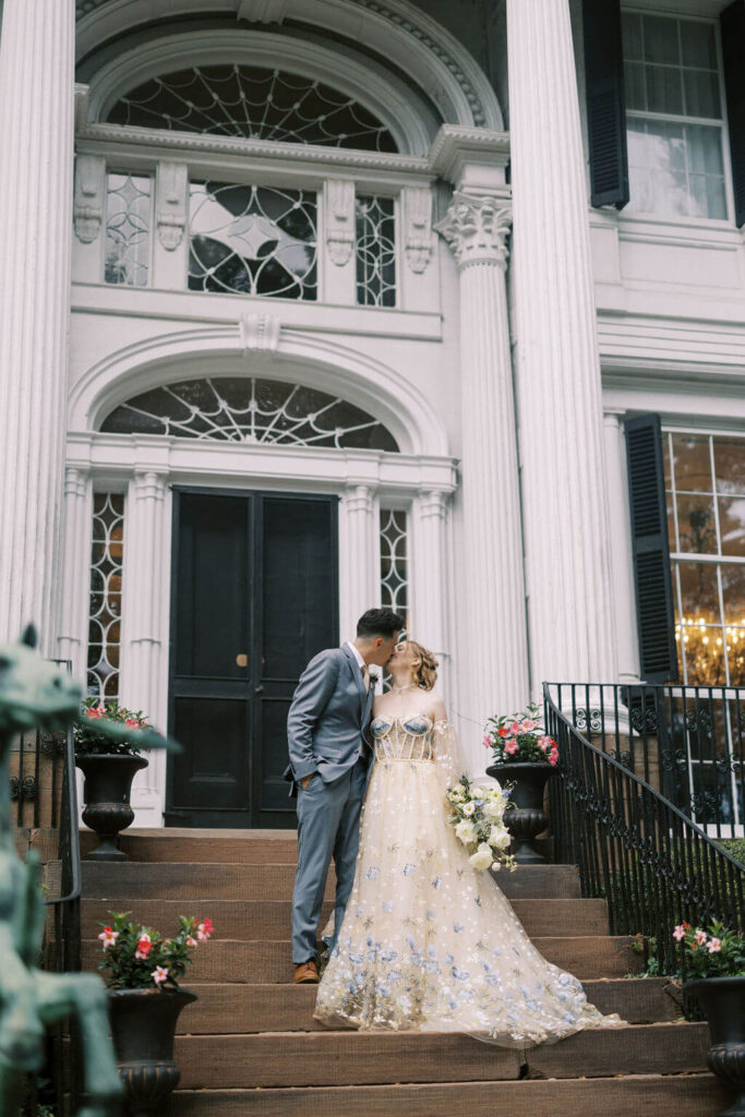 Couple at historic mansion Linden Place