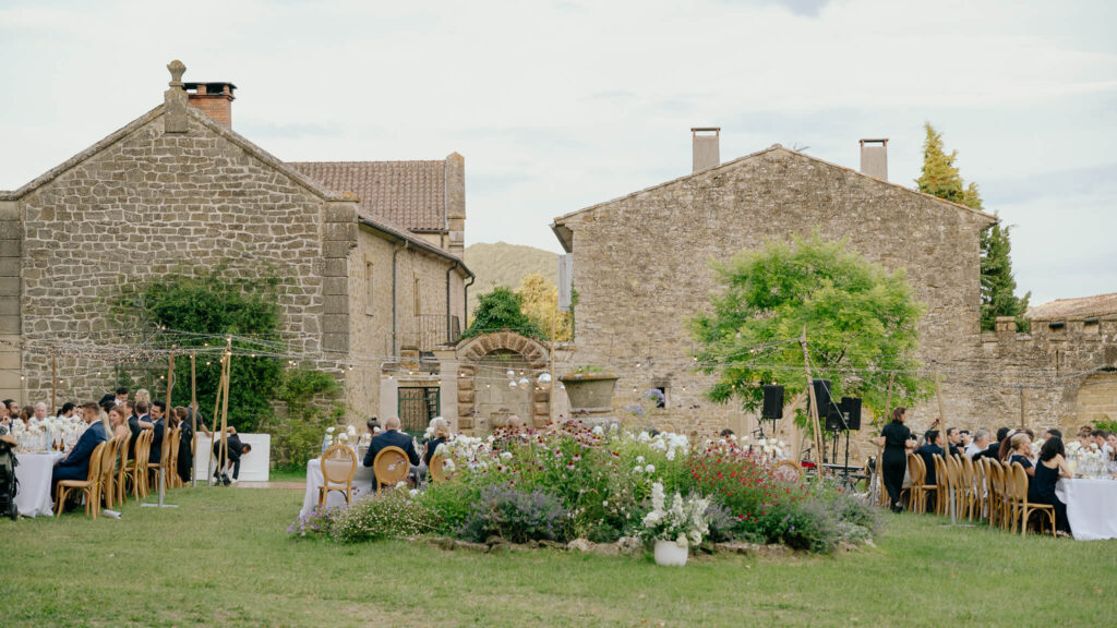 Al fresco wedding reception at Château de Sibra
