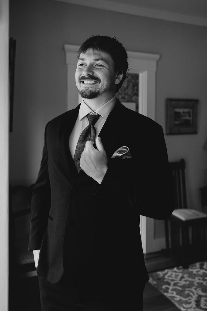 Portrait of groom on the wedding day